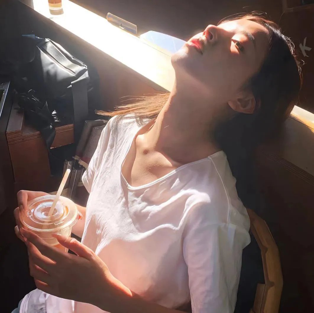 看不见的背后